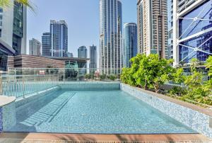 Waves - Modern Lakeview Studio - Cozy & Bright