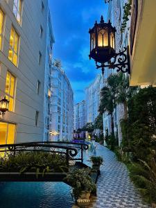 City Garden Olympus condo with balcony