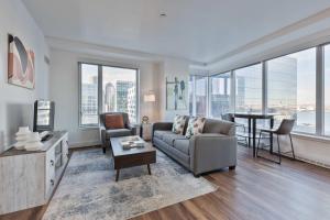 Stylish Seaport Apartment Near Waterfront Dining & Downtown