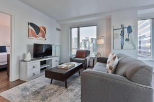 Stylish Seaport Apartment Near Waterfront Dining & Downtown