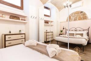 Imperium Residence - 100mt to metro, private Patio, A-C, 2-4 pax