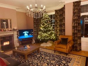 6 Bed - Christmas Getaway - Hot Tub - Pool Table