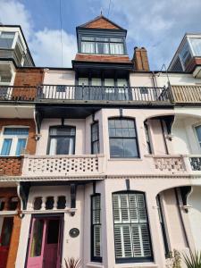 6 Bed - Christmas Getaway - Hot Tub - Pool Table