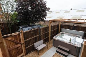 6BR Luxury Beach House Hot Tub & Sea Views