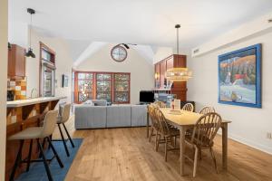 Les Eaux 3BR, Sauna, Fireplace and Jacuzzi Access