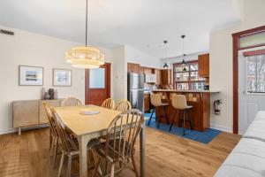 Les Eaux 3BR, Sauna, Fireplace and Jacuzzi Access