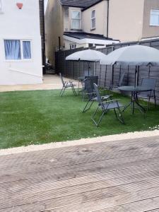 Modern Living 9 bedroom house with 9 bathrooms,