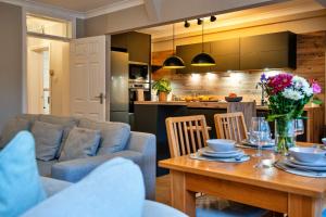 Finest Retreats - Cheltenham Residence