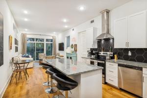 Nashville Scene Suite in Chic East Nash 12 min to Broadway