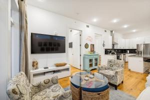 Nashville Scene Suite in Chic East Nash 12 min to Broadway