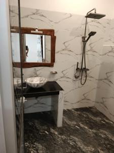 Hasaral Holiday inn new