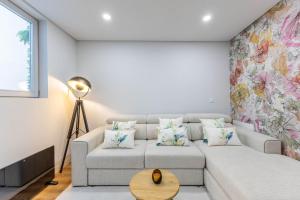 The Floral Central Pearl by Portugal Active