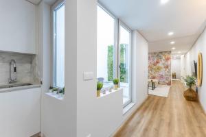 The Floral Central Pearl by Portugal Active