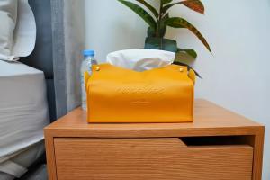 Maya Suites - Cozy interior with a sunny balcony