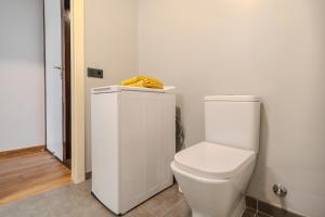 Marav, Climatizated Pool