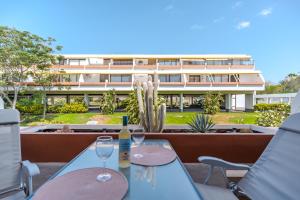 Marav, Climatizated Pool