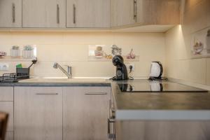 Marav, Climatizated Pool