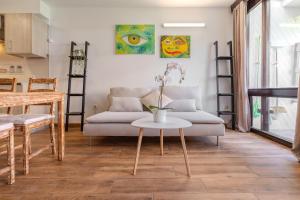 Marav, Climatizated Pool