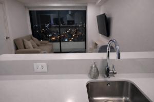 Departamento moderno y luminoso en Surquillo, frente a Miraflores