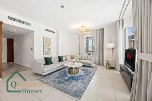 Iconic Burj & Fountain View Retreat!