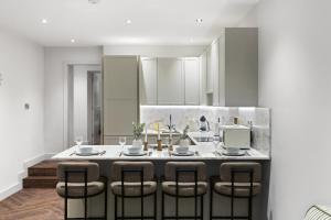 High End Flat in Prime Location Sleeps 5