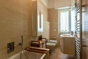 Nuovo e ampio appartamento vicino metropolitana