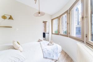 Modern Family Suite with 3 bedrooms and 2 bathrooms for 6 people