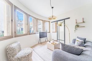 Modern Family Suite with 3 bedrooms and 2 bathrooms for 6 people