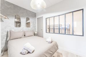 Modern Family Suite with 3 bedrooms and 2 bathrooms for 6 people