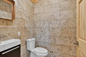 Cedar Heaven Lake Lodge