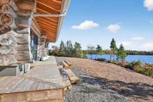 Cedar Heaven Lake Lodge