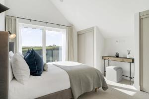 Modern Home with Stunning Gannel Estuary Views