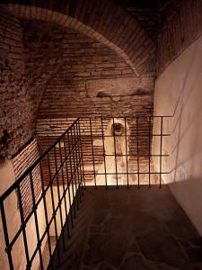 Colosseum Imperial Stone Apartment