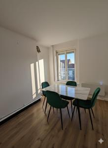 Parking privé, appartement rénové accès jardin