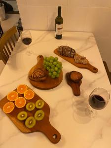 경복궁 광화문 명동 종로 동대문 홍대 지하철 도보3분 방3 침대5 10명 가족 단체 가능