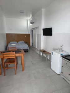 Flat Rota do Sol Bombinhas Centro 100 metros da praia - sem cozinha