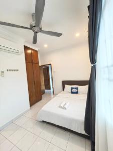 Comfy Corner House 4BR @10 mins legoland 10-16pax