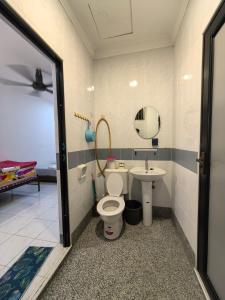 Comfy Corner House 4BR @10 mins legoland 10-16pax