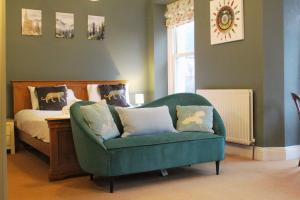 Sunnycroft - Hot tub hire available, fitness centre, free parking