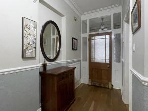 Sunnycroft - Hot tub hire available, fitness centre, free parking