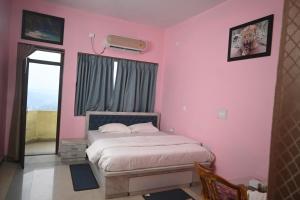 Hundru Hotel Tourist and Resturant