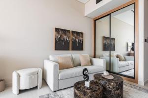 Trillionaire Bayhouse One- Private Jacuzzi, Sauna, pool and gym