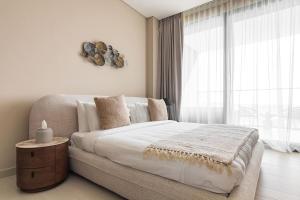 Trillionaire Bayhouse One- Private Jacuzzi, Sauna, pool and gym
