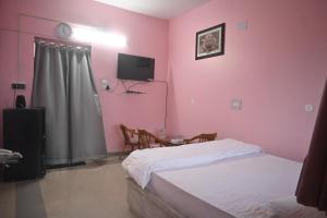 Hundru Hotel Tourist and Resturant