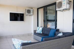 Gorgeous 172 Spinnaker Two Bed with Sea Views