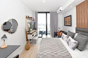 Stylish Penthouse Studio in Ellipse Waterfall