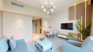 Vacationer Holiday Homes l Elegant 1 Bed l Next to Metro l Near Mall