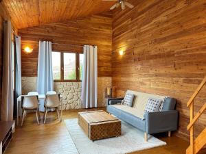 Duplex Chalet style private yard 150m to RER