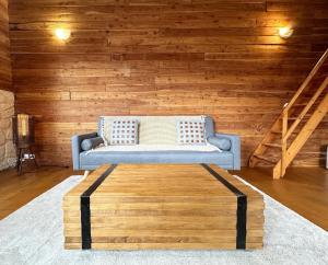 Duplex Chalet style private yard 150m to RER