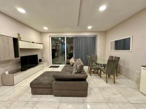 Central Oasis with Private Pool and Lounge Area